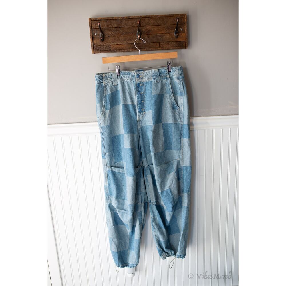 Free People We The Free Newbies Slouchy Jeans Large NEW - Picture 3 of 6